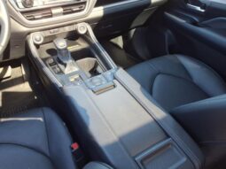 Toyota Grand Highlander full