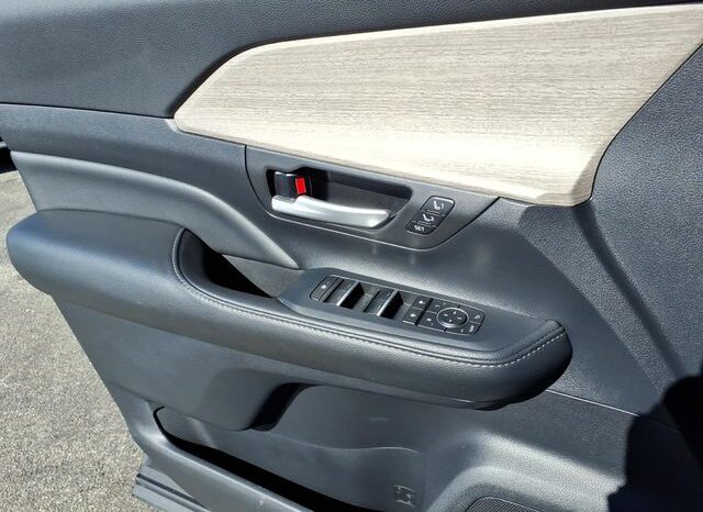 
 Toyota Grand Highlander full									