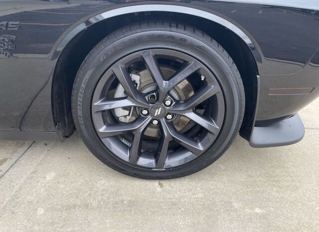 
 Dodge Challenger full									