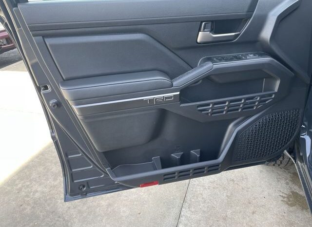 
 Toyota Tacoma Hybrid full									