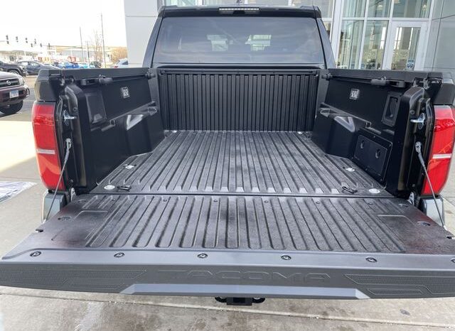 
 Toyota Tacoma Hybrid full									