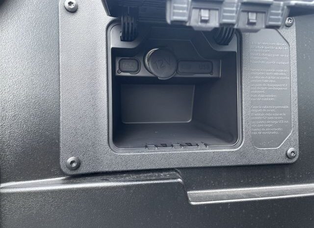 
 Toyota Tacoma Hybrid full									