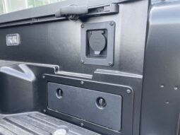 
 Toyota Tacoma Hybrid full									