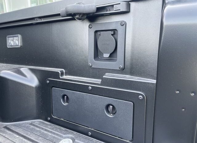 
 Toyota Tacoma Hybrid full									