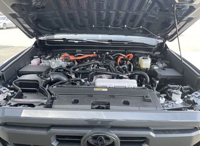 
 Toyota Tacoma Hybrid full									