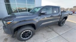 
 Toyota Tacoma Hybrid full									