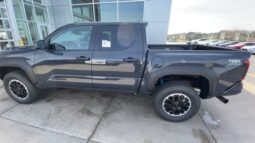 
 Toyota Tacoma Hybrid full									