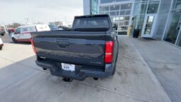 
 Toyota Tacoma Hybrid full									