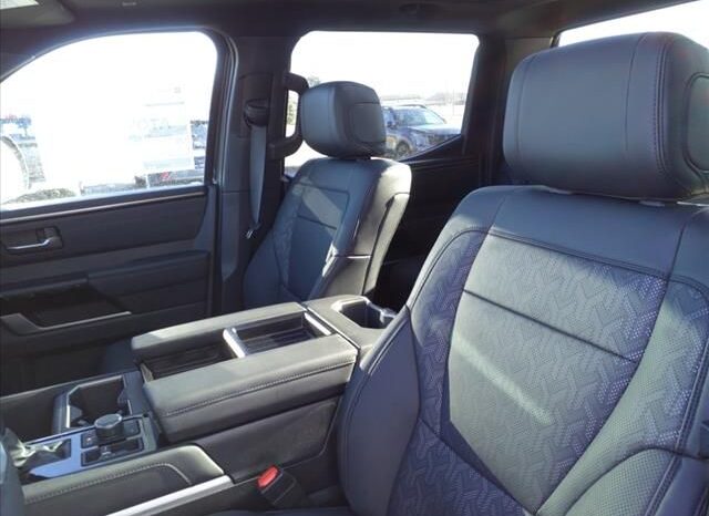 
 Toyota Tundra Hybrid full									