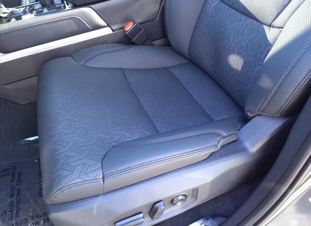 
 Toyota Tundra Hybrid full									