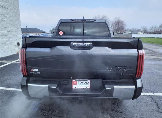 
 Toyota Tundra Hybrid full									