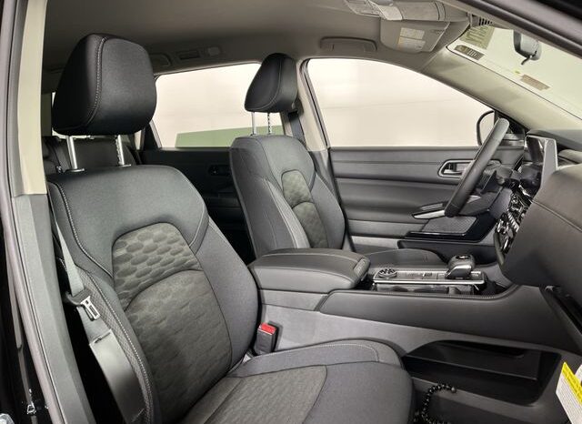 
 Nissan Pathfinder full									