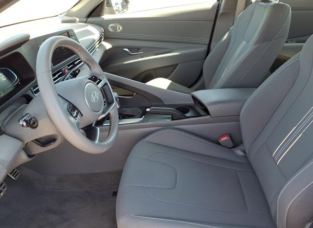 
 Hyundai Elantra full									