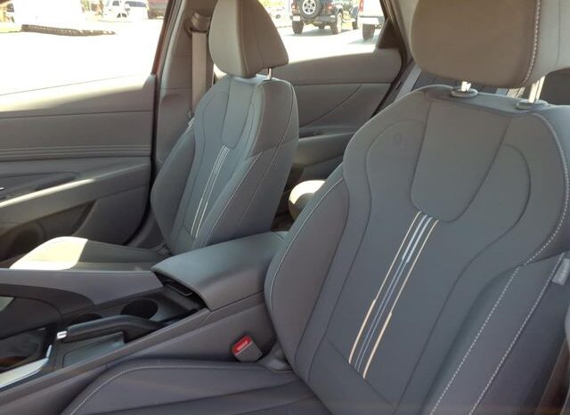 
 Hyundai Elantra full									