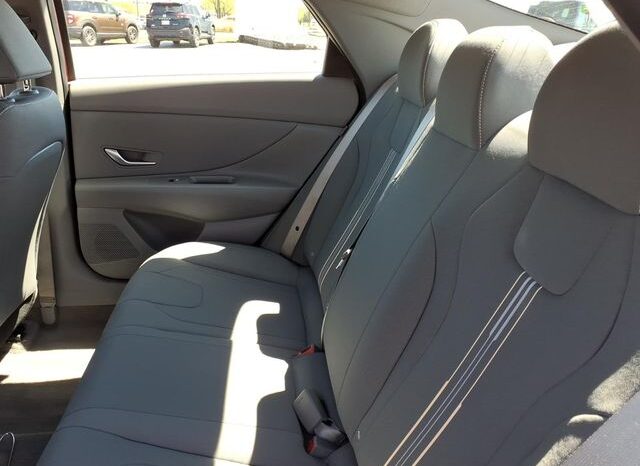 
 Hyundai Elantra full									