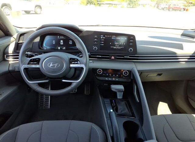 
 Hyundai Elantra full									