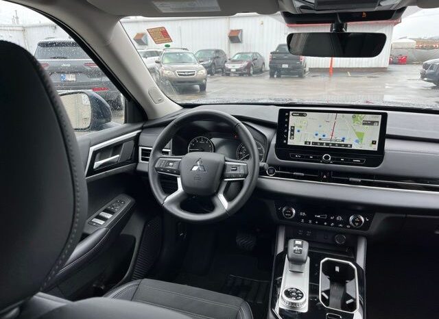 
 Mitsubishi Outlander full									