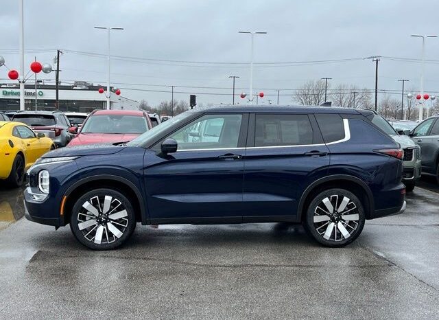 
 Mitsubishi Outlander full									