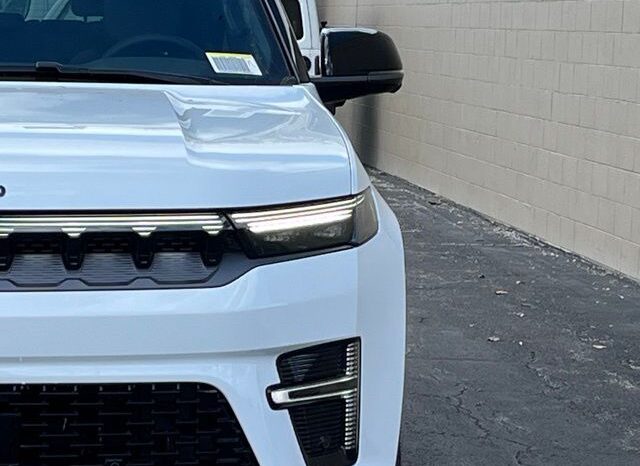 
 Jeep Grand Wagoneer full									