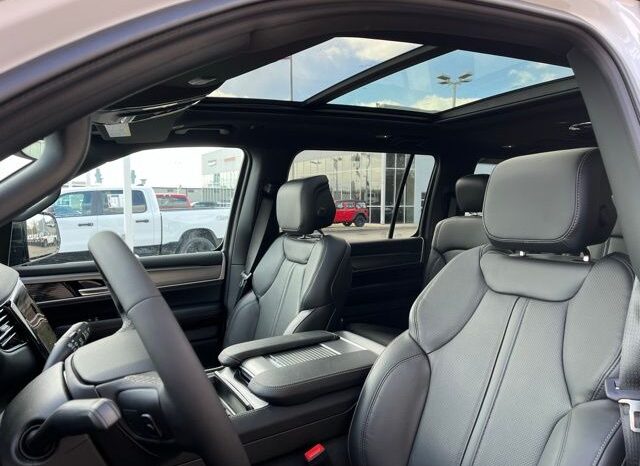 
 Jeep Grand Wagoneer full									