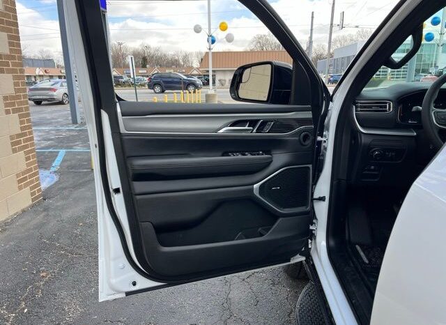 
 Jeep Grand Wagoneer full									