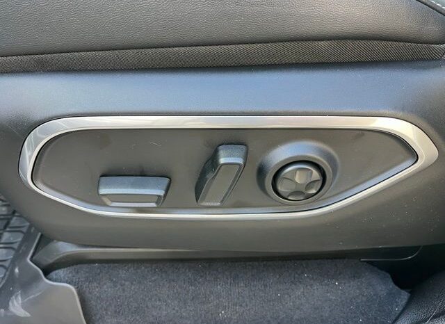 
 Jeep Grand Wagoneer full									