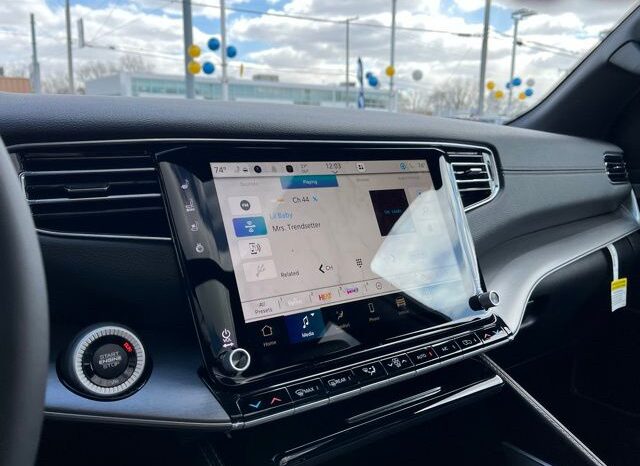 
 Jeep Grand Wagoneer full									