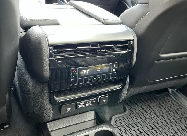 
 Jeep Grand Wagoneer full									