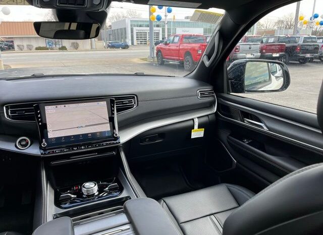 
 Jeep Grand Wagoneer full									