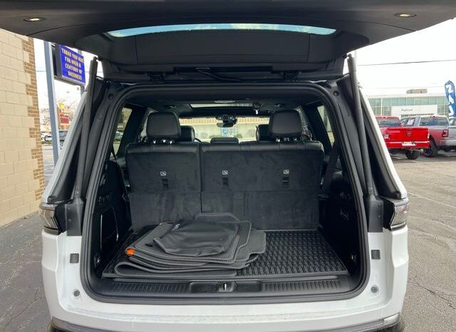 
 Jeep Grand Wagoneer full									