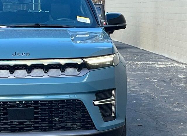 
 Jeep Grand Wagoneer full									