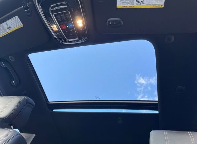 
 Jeep Grand Wagoneer full									