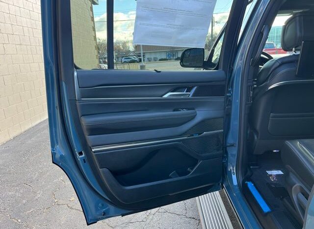 
 Jeep Grand Wagoneer full									