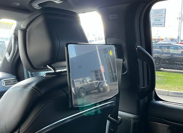 
 Jeep Grand Wagoneer full									