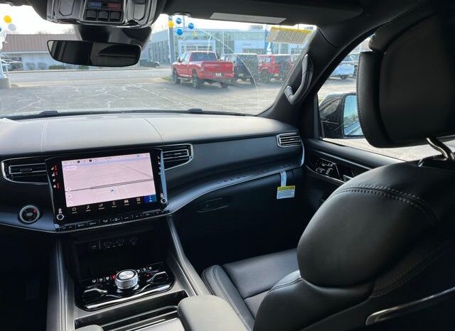 
 Jeep Grand Wagoneer full									