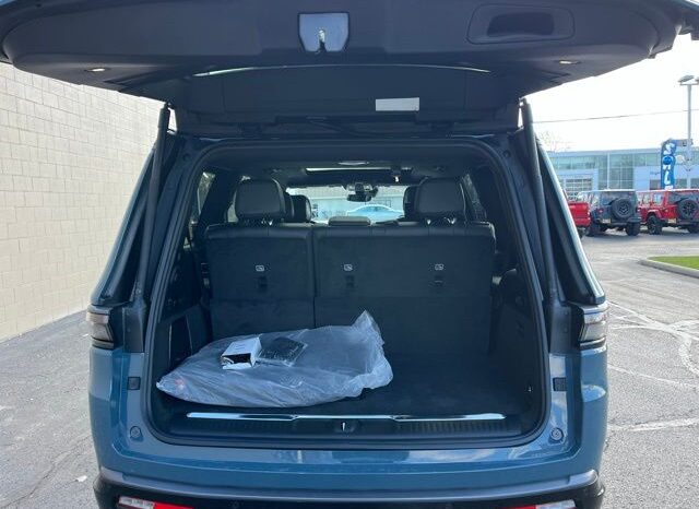 
 Jeep Grand Wagoneer full									