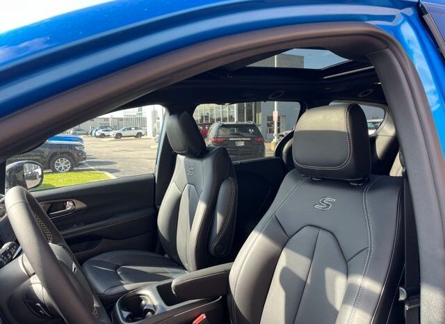 
 Chrysler Pacifica full									