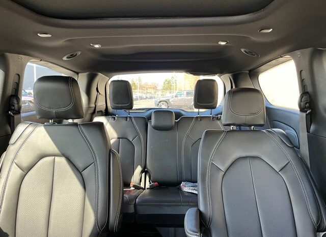 
 Chrysler Pacifica full									