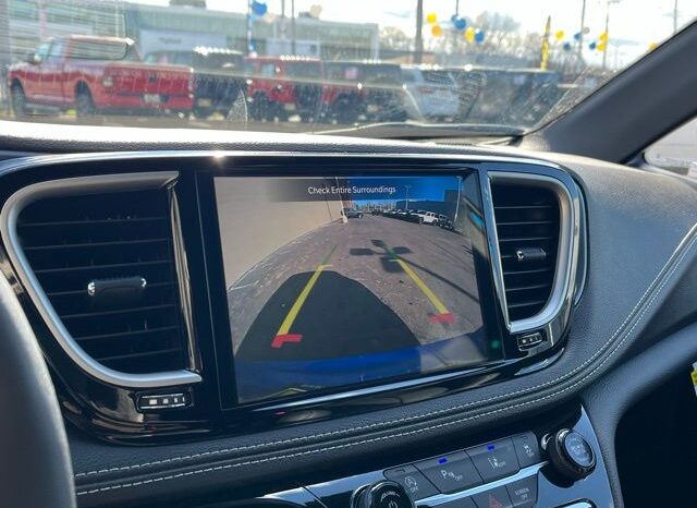 
 Chrysler Pacifica full									