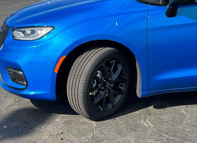 
 Chrysler Pacifica full									
