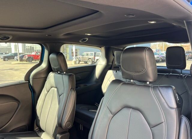 
 Chrysler Pacifica full									