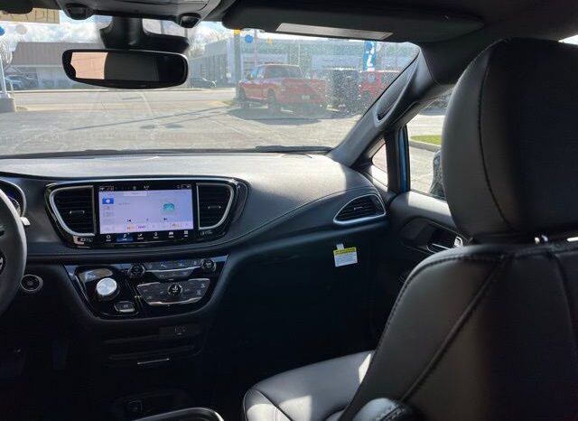 
 Chrysler Pacifica full									