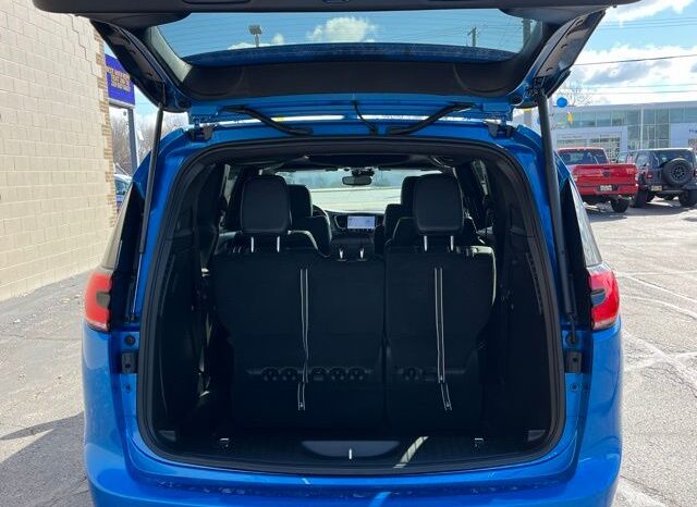 
 Chrysler Pacifica full									