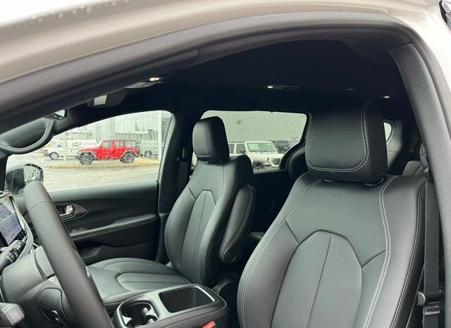 
 Chrysler Pacifica full									
