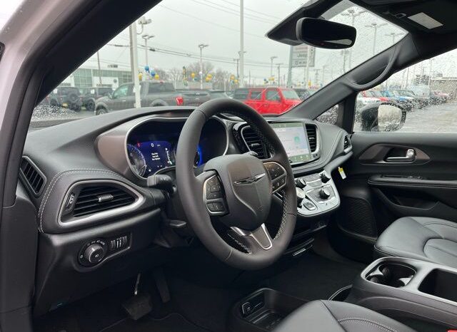
 Chrysler Pacifica full									