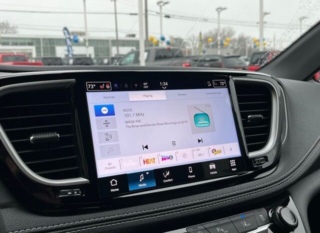 
 Chrysler Pacifica full									