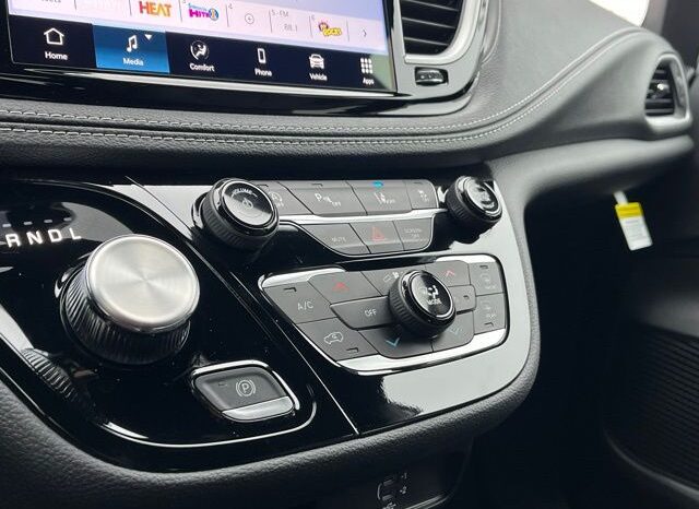 
 Chrysler Pacifica full									