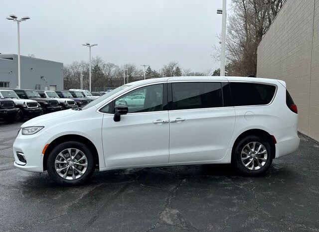 
 Chrysler Pacifica full									