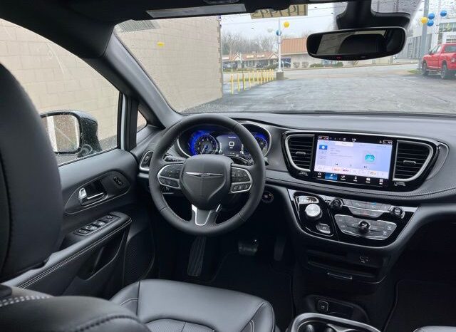 
 Chrysler Pacifica full									