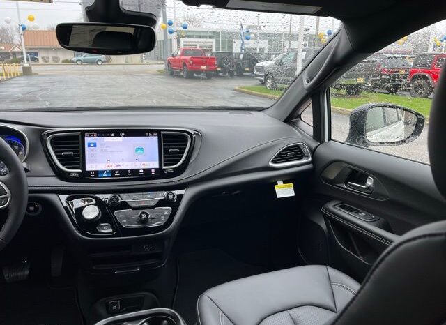 
 Chrysler Pacifica full									
